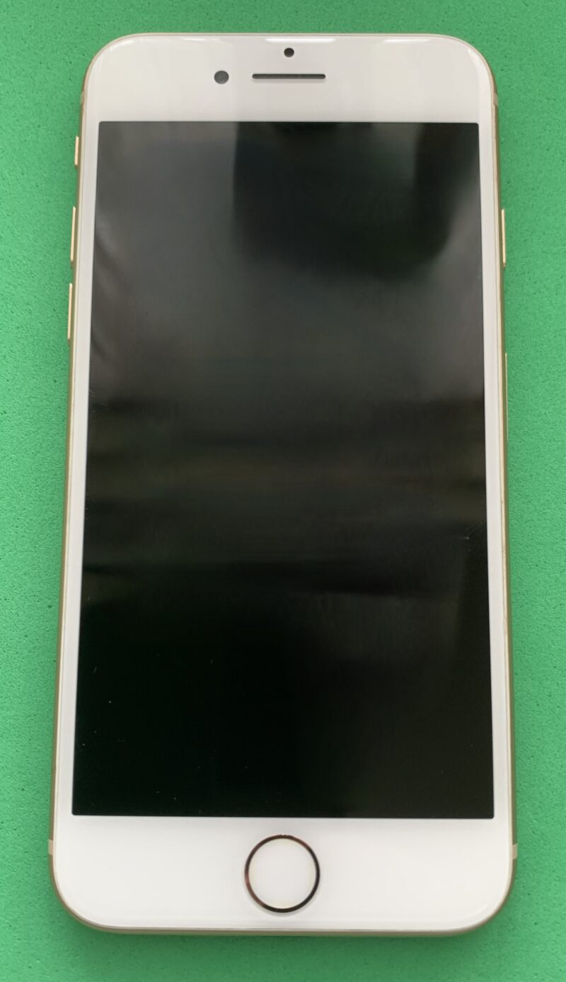 iPhone 8 前面