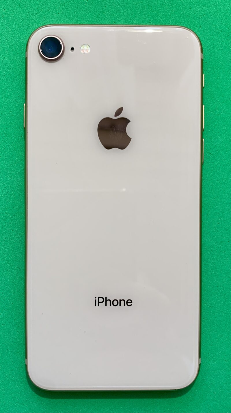 iPhone 8 裏面